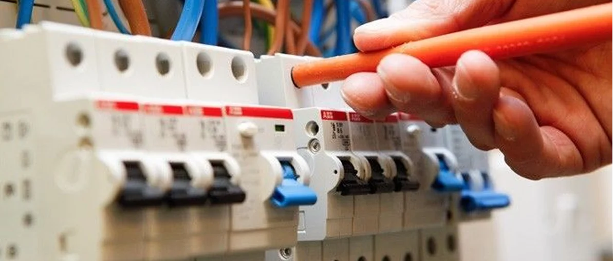 How Regular Electrical Equipment Testing Reduces Downtime