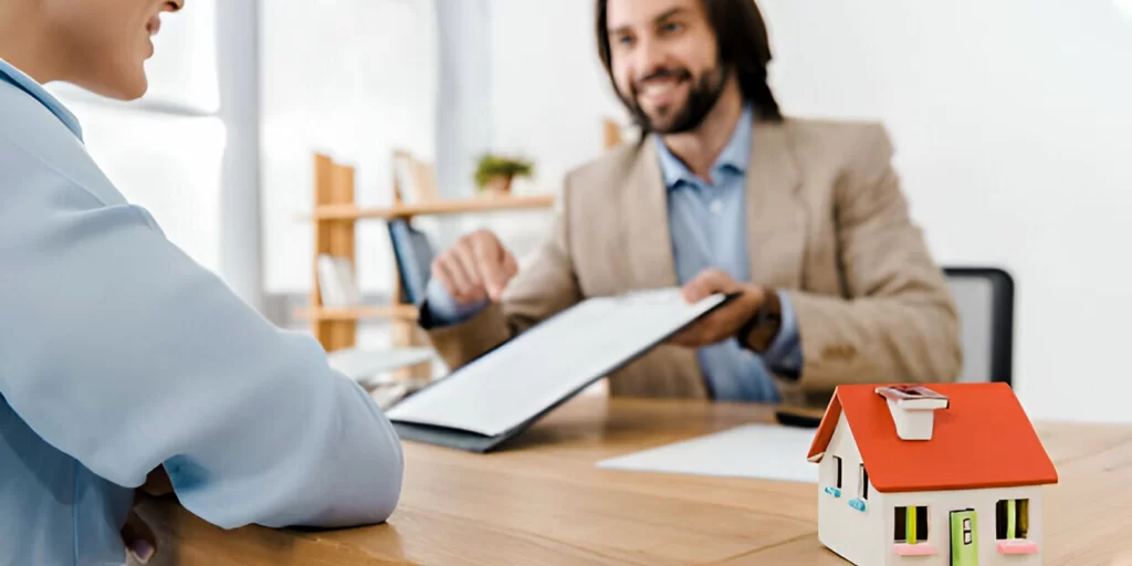 How Real Estate Transaction Coordinators Simplify Complex Closings